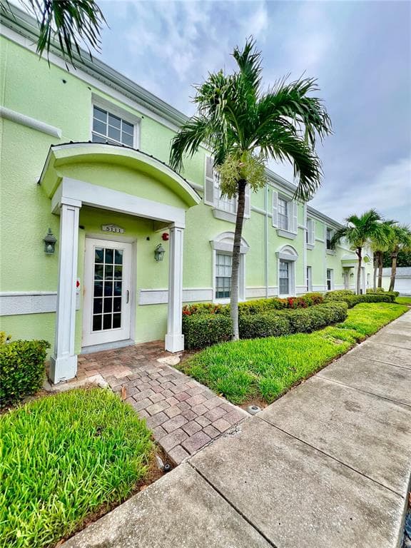 5111 COQUINA KEY DRIVE SE UNIT A ST PETERSBURG, FL 33705
