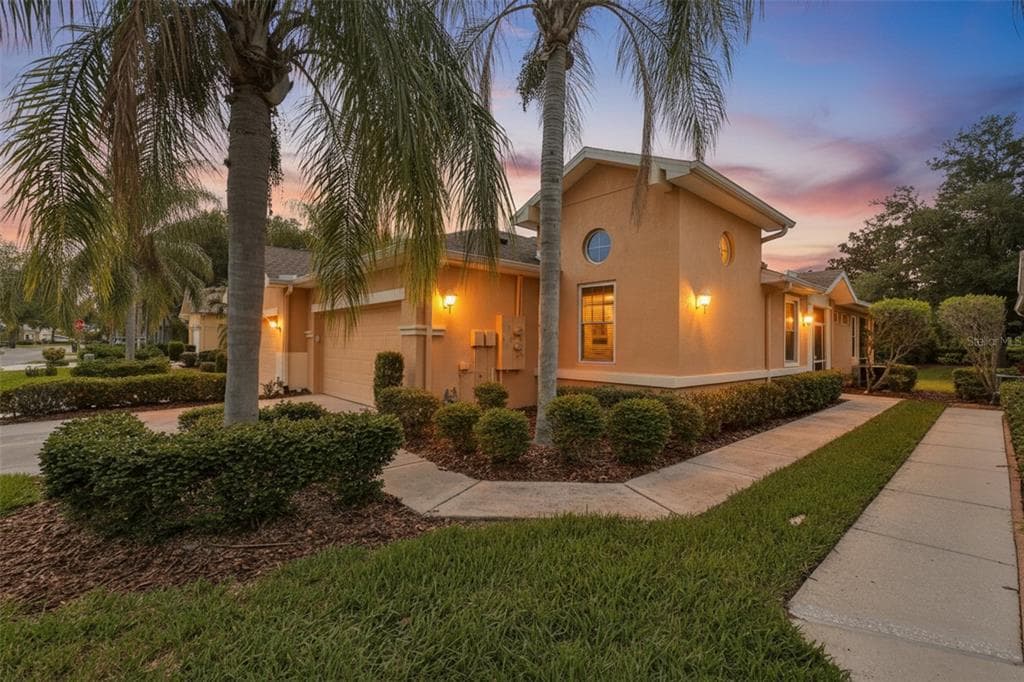 2010 SIFIELD GREENS WAY SUN CITY CENTER, FL 33573