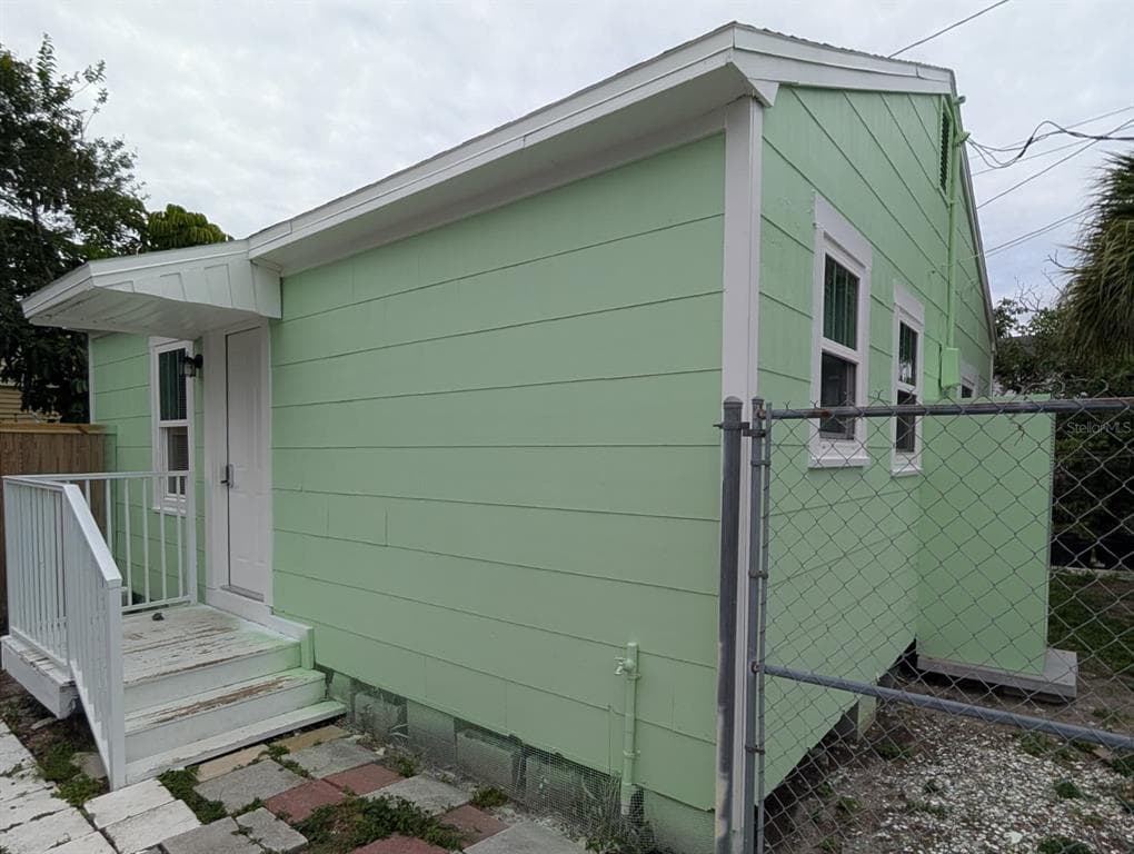 1834 28TH AVENUE N ST PETERSBURG, FL 33713