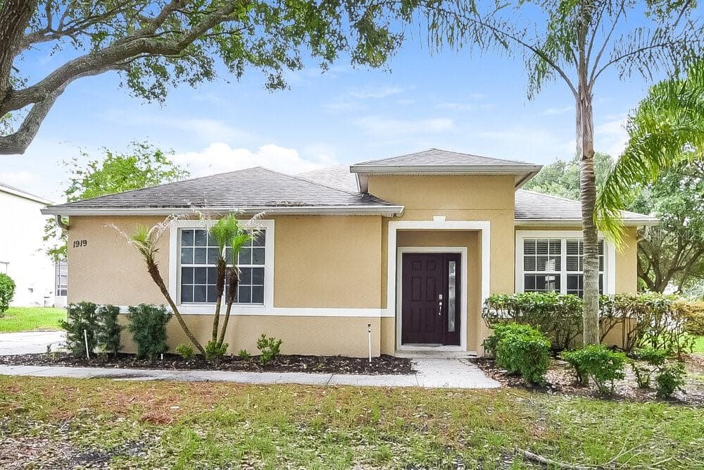1919 BEARDSLEY DRIVE APOPKA, FL 32703