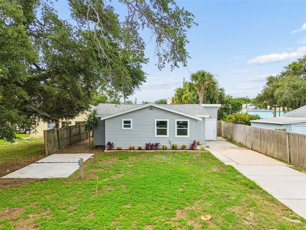 205 2ND AVENUE NW LARGO, FL 33770