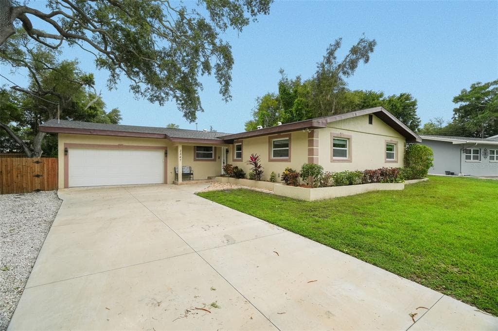 2347 DORA DRIVE CLEARWATER, FL 33765
