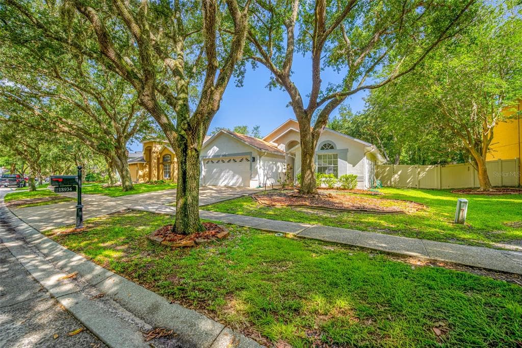 18934 WOOD SAGE DRIVE TAMPA, FL 33647