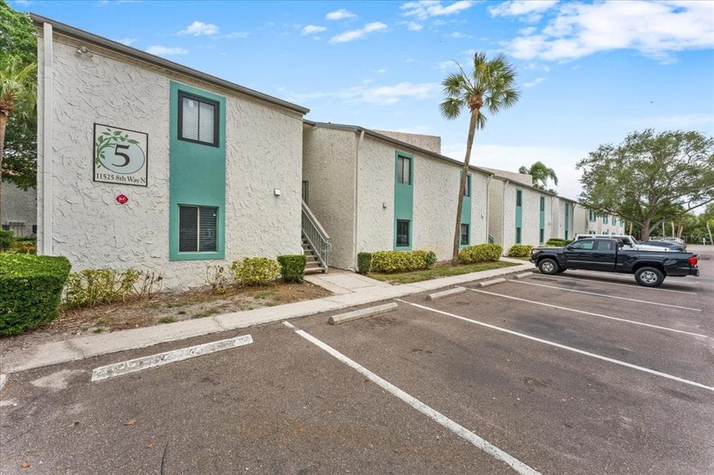 11525 8TH WAY N UNIT 509 ST PETERSBURG, FL 33716