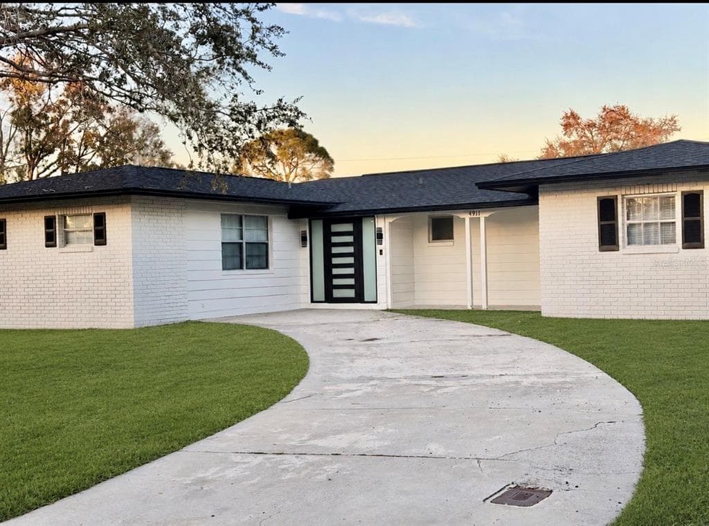 4911 SHETLAND AVENUE TAMPA, FL 33615