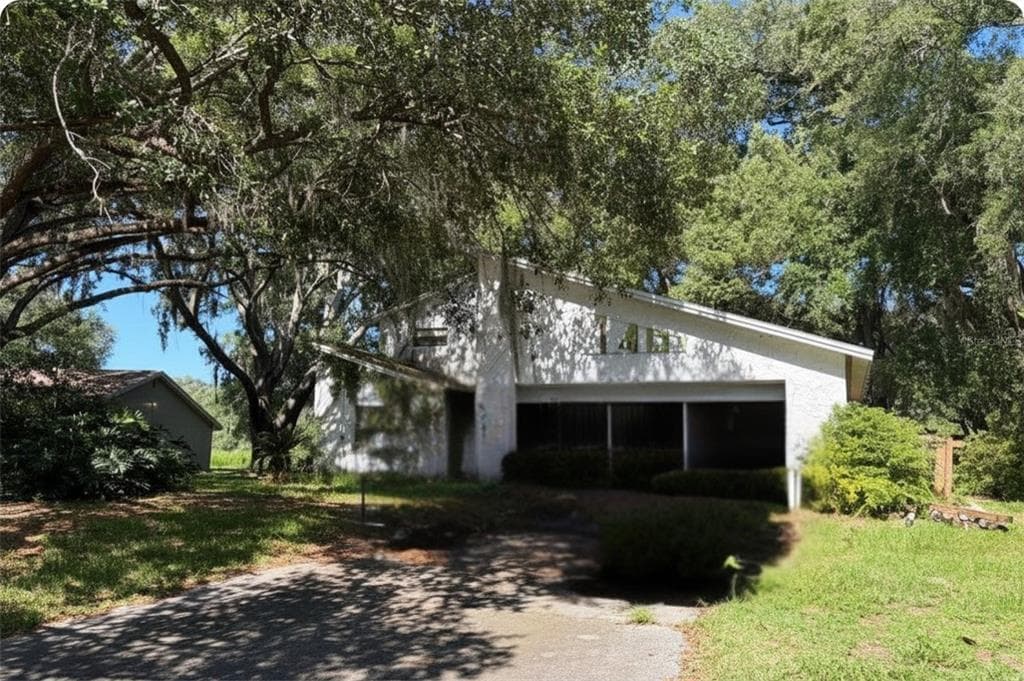 1401 PROVINCETOWN CIRCLE LUTZ, FL 33549