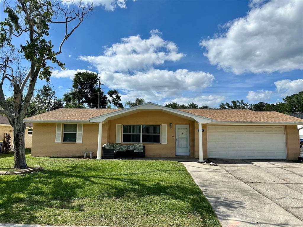 7917 FOXWOOD DRIVE