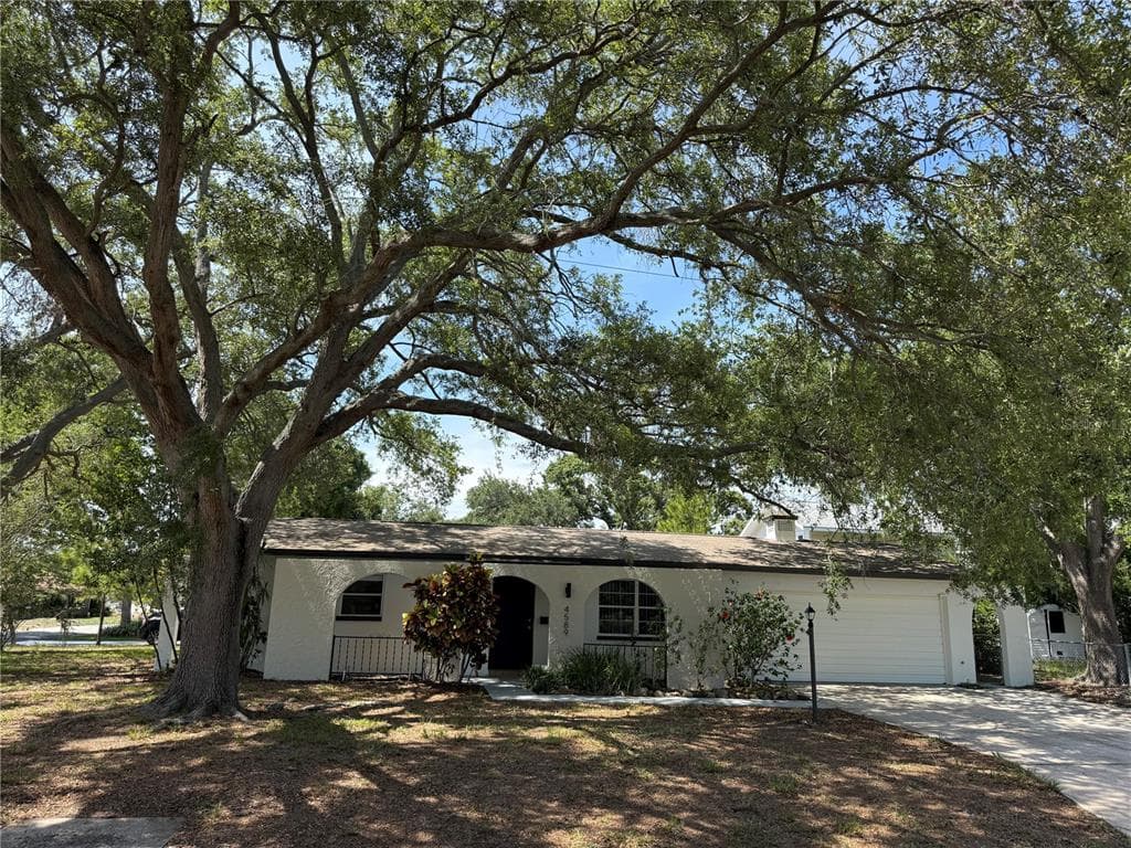 4589 32ND AVENUE N ST PETERSBURG, FL 33713