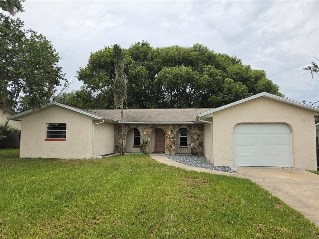 10910 SE 51ST COURT BELLEVIEW, FL 34420