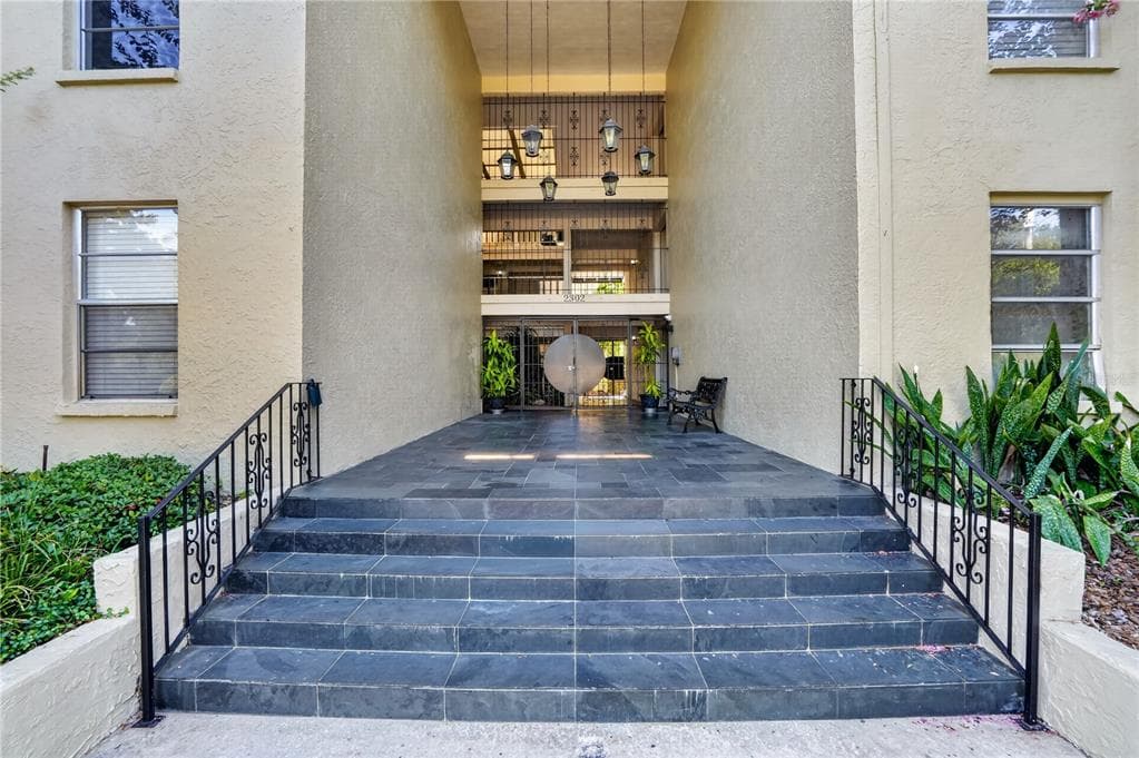 2302 S MANHATTAN AVENUE UNIT 214