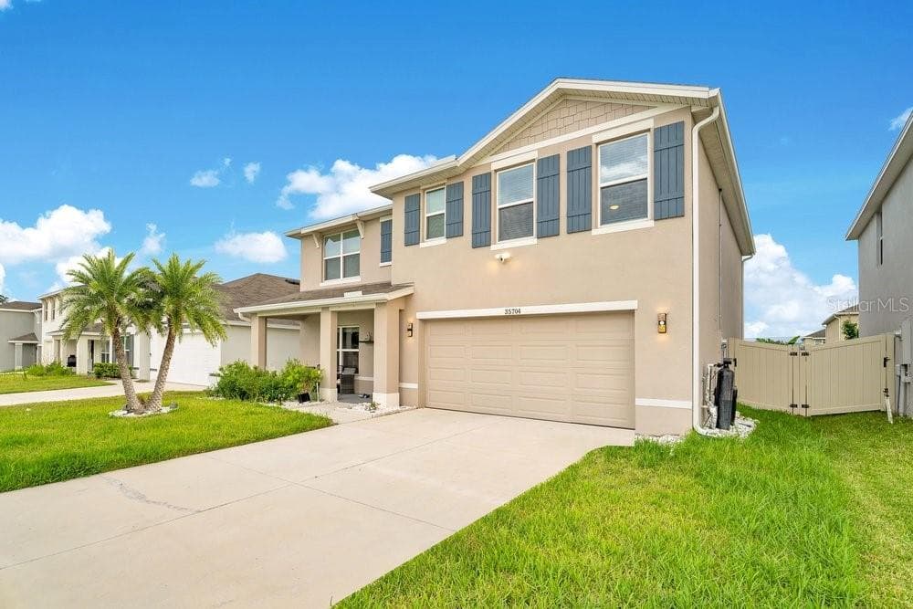 35704 DOVELAND DRIVE ZEPHYRHILLS, FL 33541