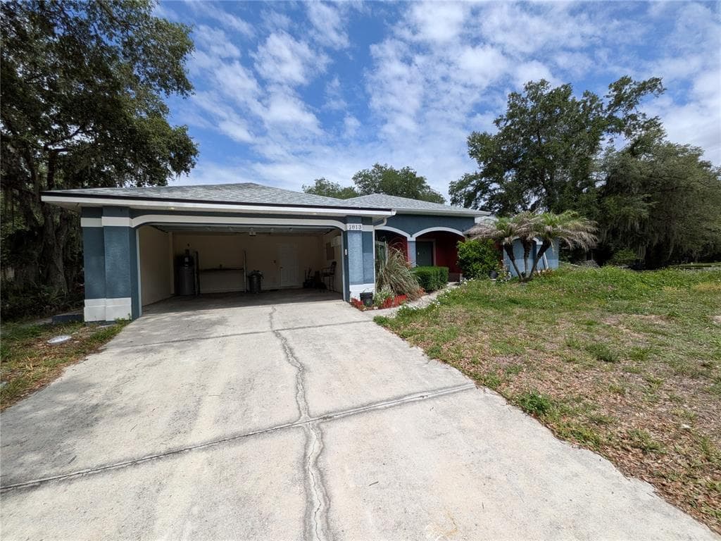 1813 JACKSON AVENUE LEHIGH ACRES, FL 33972