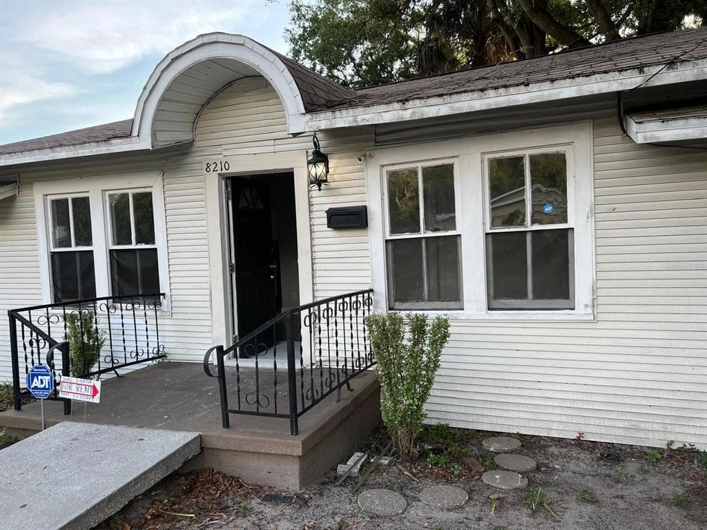 8210 N 13TH STREET TAMPA, FL 33604