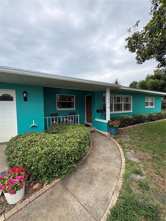 1790 RUSSELL DRIVE N ST PETERSBURG, FL 33710