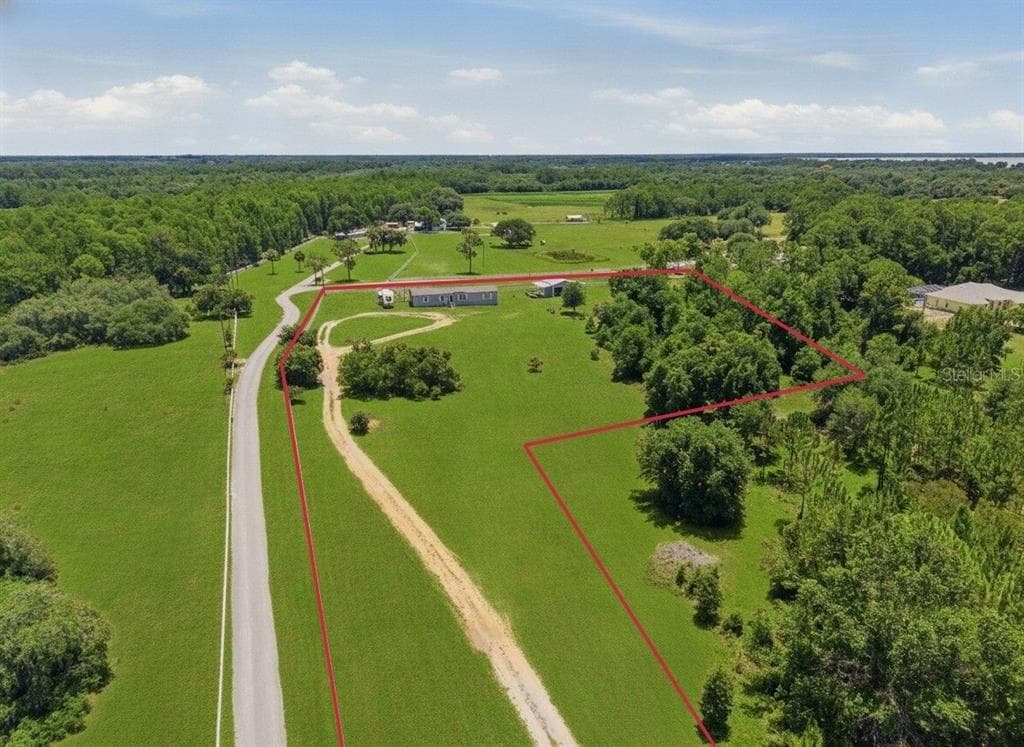 7242 BLACK ROAD LAKE WALES, FL 33898