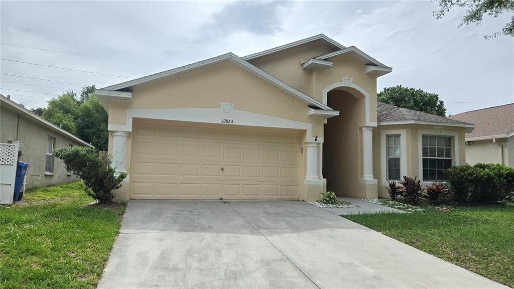 12824 KINGS LAKE DRIVE GIBSONTON, FL 33534