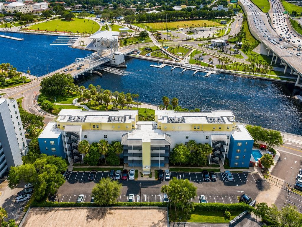 1501 DOYLE CARLTON DRIVE UNIT 411 TAMPA, FL 33602