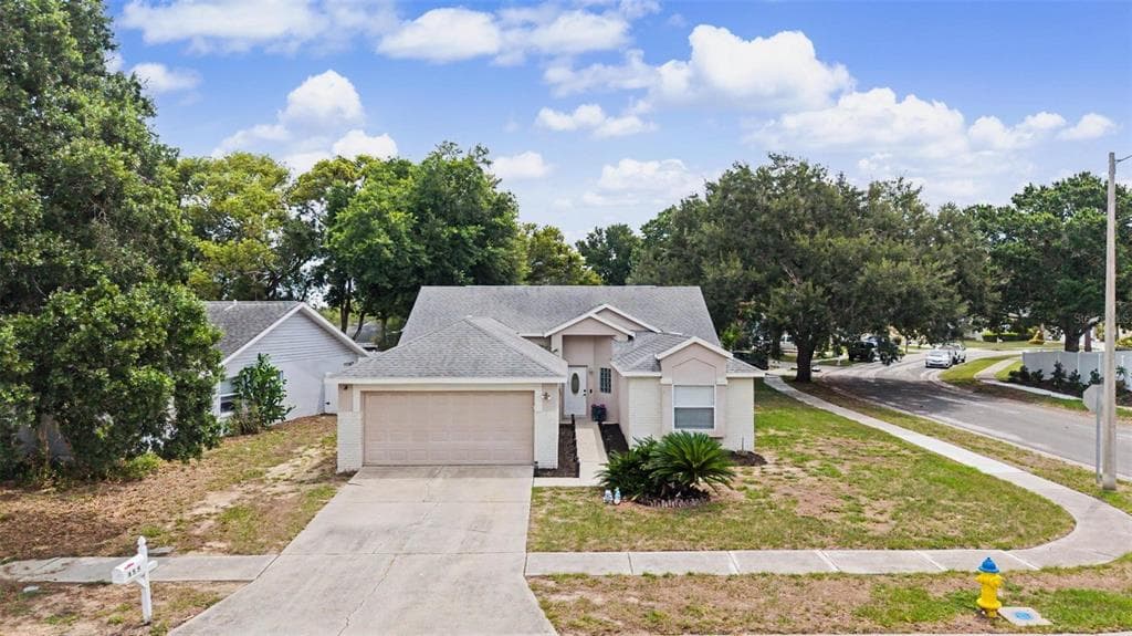 655 SAND RIDGE DRIVE VALRICO, FL 33594