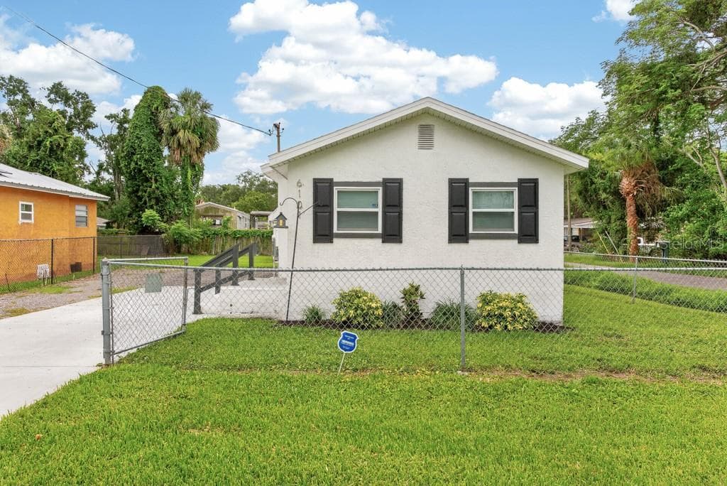 6101 ANNA AVENUE GIBSONTON, FL 33534