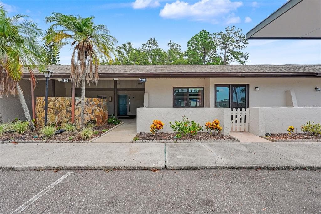 1208 HIGHLAND AVENUE SE UNIT 121 LARGO, FL 33771