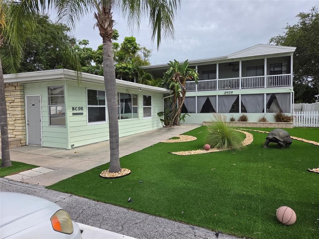 2939 LOS ALTOS DRIVE UNIT B BELLEAIR BLUFFS, FL 33770