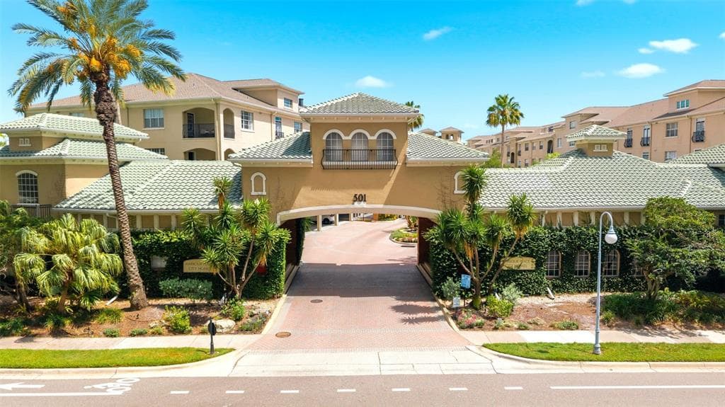 501 KNIGHTS RUN AVENUE UNIT 1325 TAMPA, FL 33602