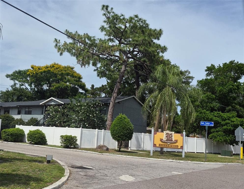 202 POINSETTIA PINE COURT UNIT 202 TAMPA, FL 33612
