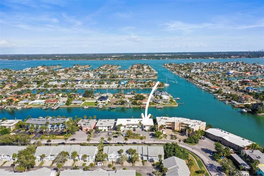 11655 3RD STREET E UNIT 19 TREASURE ISLAND, FL 33706