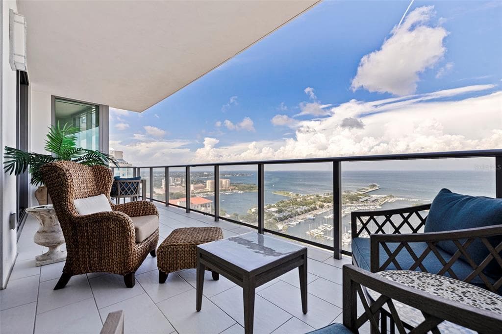 100 1ST AVENUE N UNIT 2902