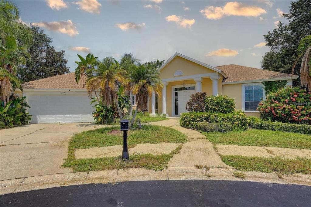 2208 HAMPSTEAD COURT SAFETY HARBOR, FL 34695