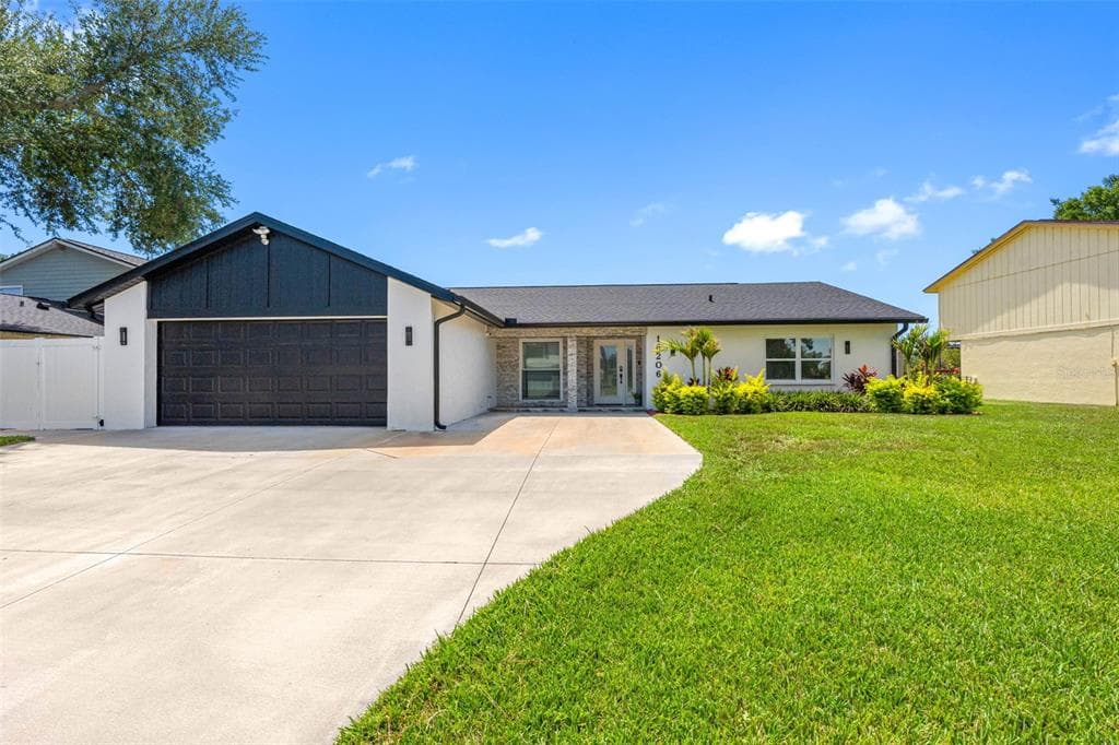 16206 W COURSE DRIVE TAMPA, FL 33624