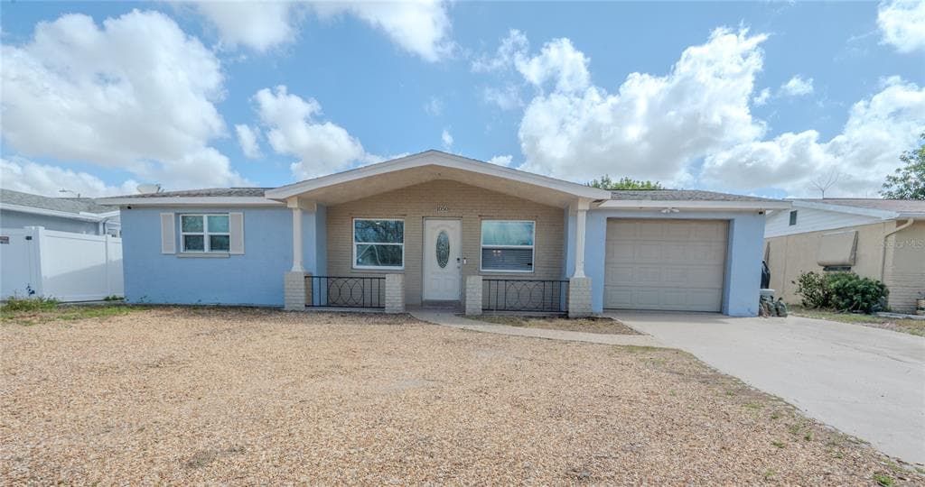 1050 DEAL LANE HOLIDAY, FL 34691