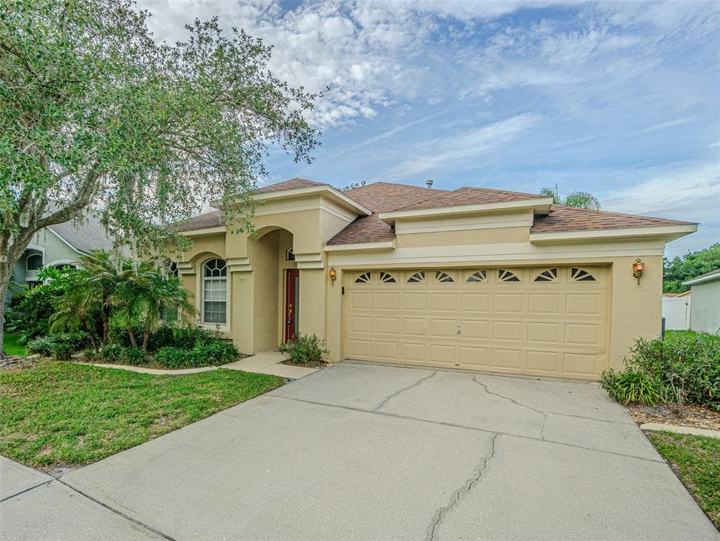 1550 MAXIMILIAN DRIVE WESLEY CHAPEL, FL 33543