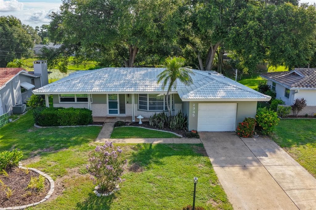 2335 SURREY LANE