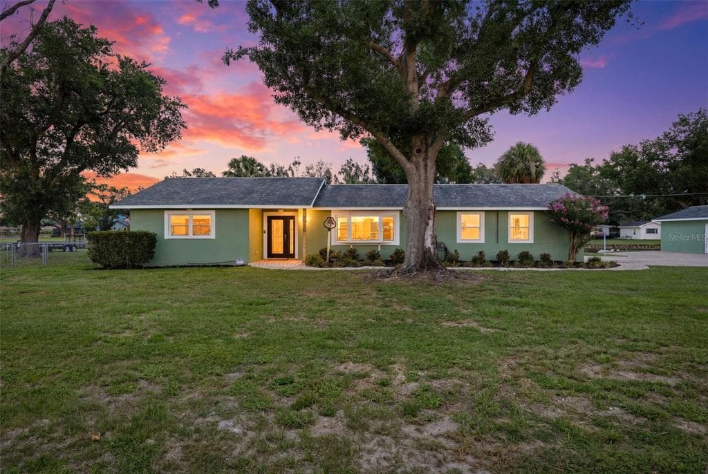9910 PENINSULAR DRIVE GIBSONTON, FL 33534
