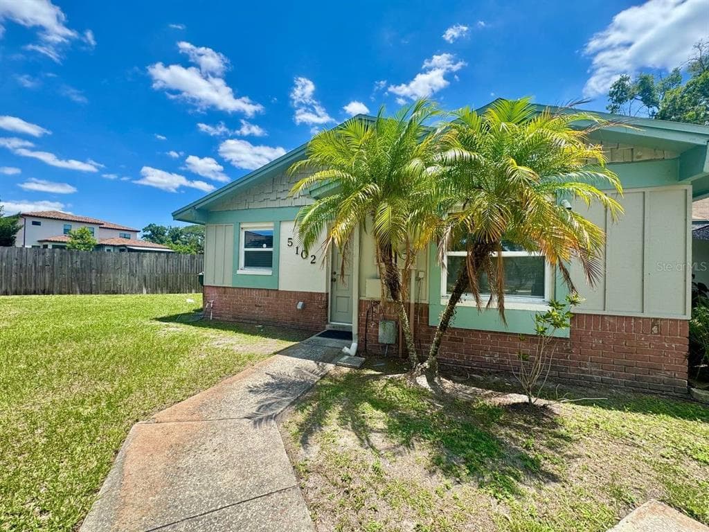 5102 LAWNTON COURT TAMPA, FL 33624