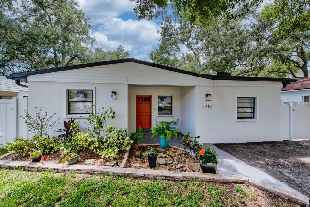 1715 S HUBERT AVENUE TAMPA, FL 33629