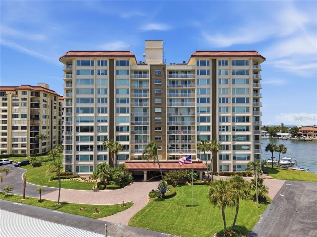 736 ISLAND WAY UNIT 1003 CLEARWATER BEACH, FL 33767