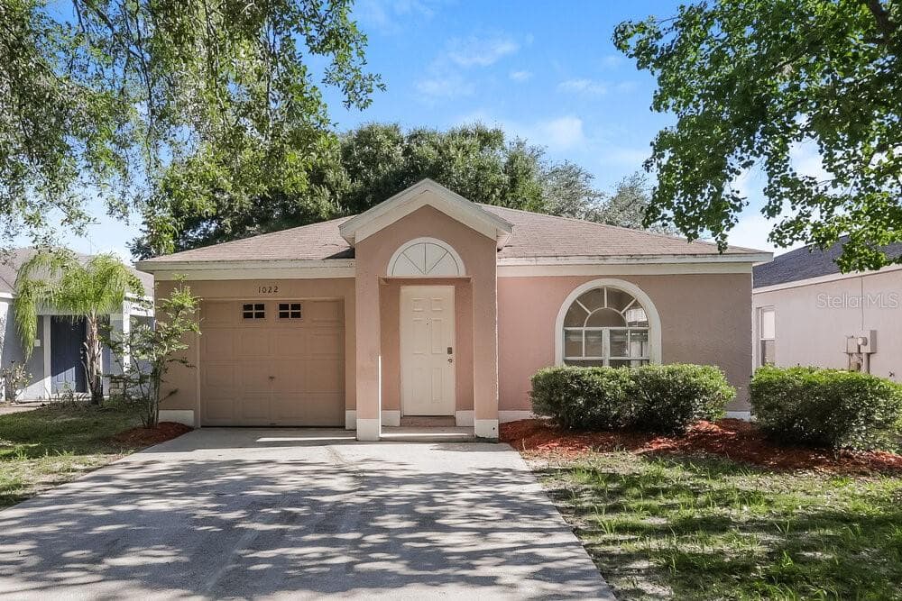 1022 HARVEST MOON DRIVE SEFFNER, FL 33584