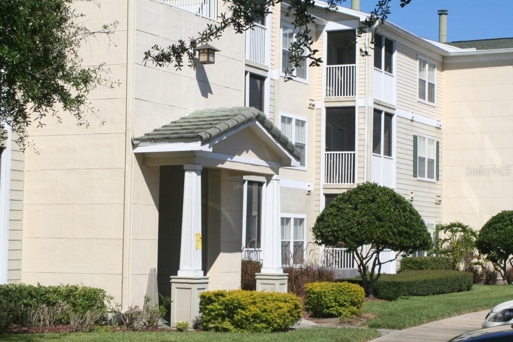 18501 BRIDLE CLUB DRIVE UNIT 18501 TAMPA, FL 33647