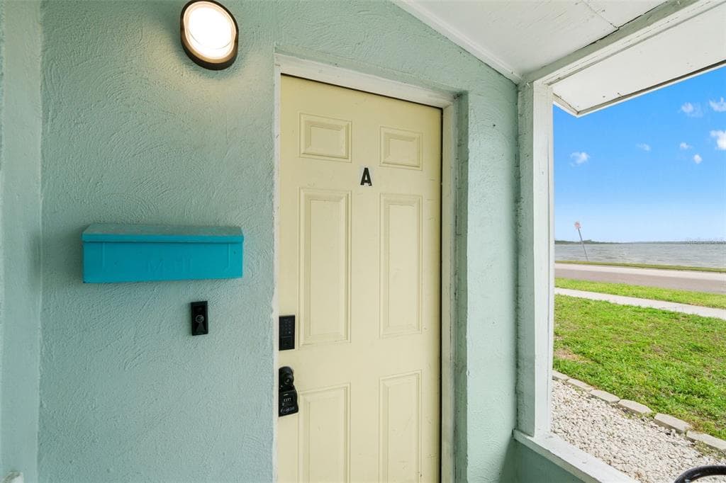 1303 S BERMUDA BOULEVARD