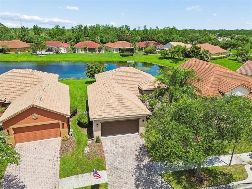 518 DAVINCI PASS KISSIMMEE, FL 34759