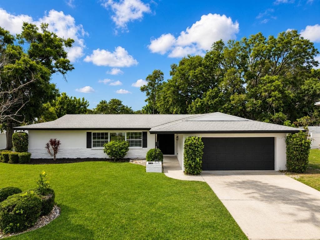 810 ALLAMANDA DRIVE LARGO, FL 33770