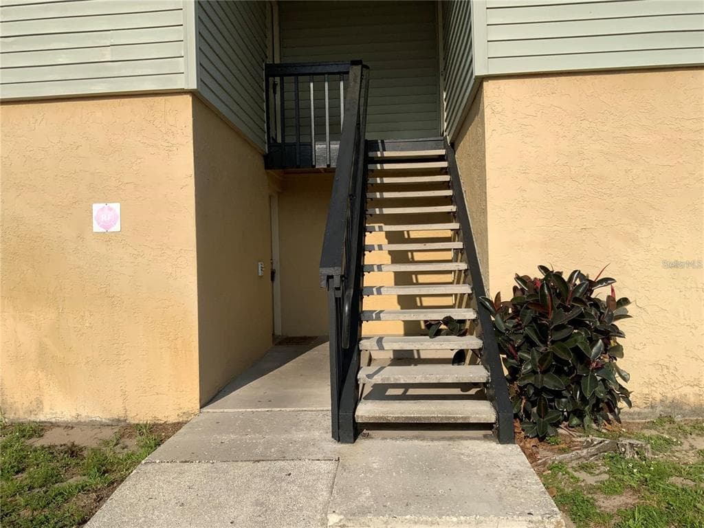 235 RED MAPLE PLACE UNIT 235 BRANDON, FL 33510