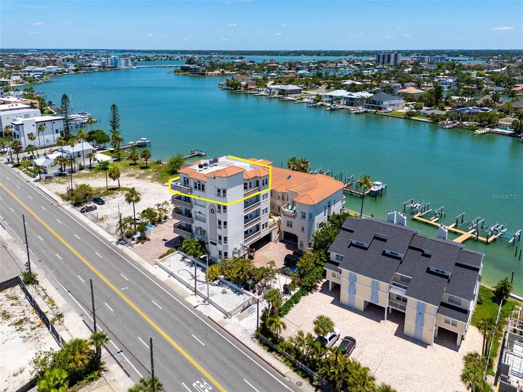 10133 GULF BOULEVARD UNIT E4 ST PETERSBURG, FL 33706