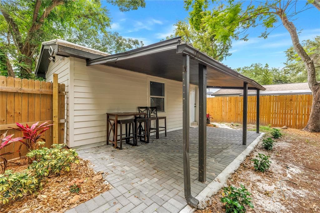 5034 2ND AVENUE S UNIT B ST PETERSBURG, FL 33707