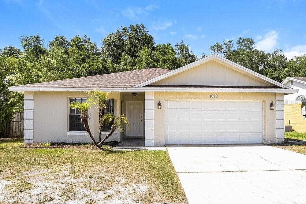 1629 SUNBURST WAY KISSIMMEE, FL 34744