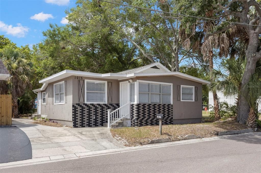 1015 METTO STREET CLEARWATER, FL 33755