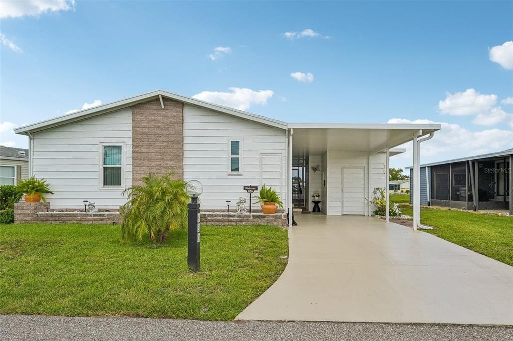 830 SEABROOKE DRIVE