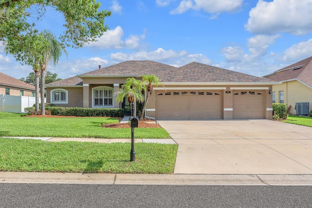 2817 DURANT TRAILS BOULEVARD DOVER, FL 33527